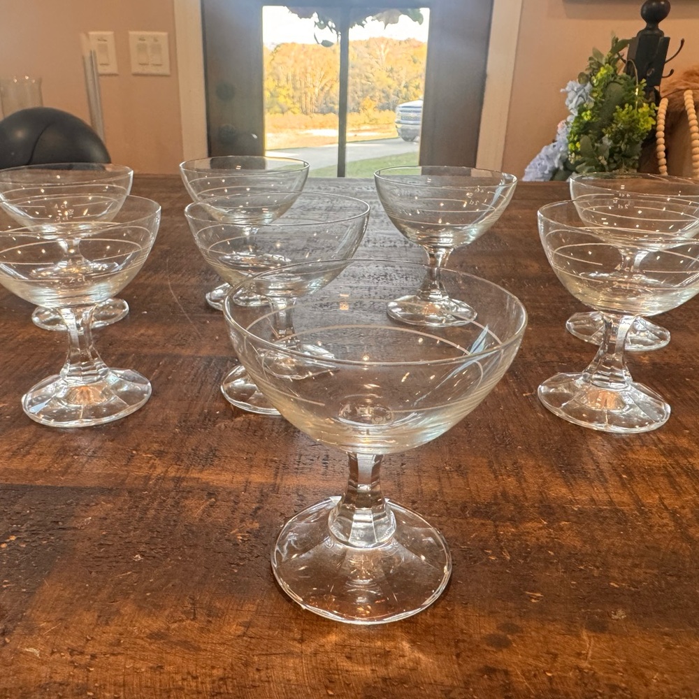 Elegant Vintage Clear Glass Coupe 8 pc set - Picture 7 of 8